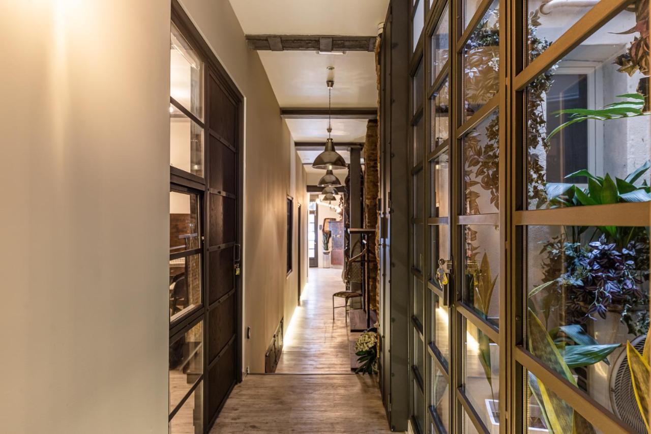 Waou Boutique Sol Hotell Madrid Exteriör bild